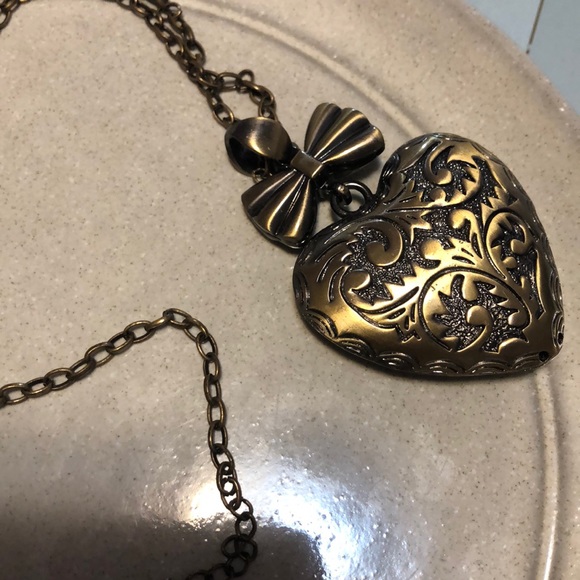 Vintage Inspired Heart Adjustable Necklace - Picture 4 of 4